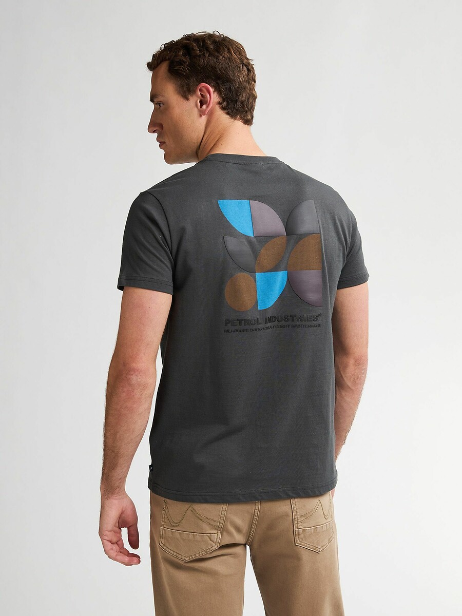INDÚSTRIAS PETROLÍFERAS<br>Camiseta de manga curta com logotipo no peito
