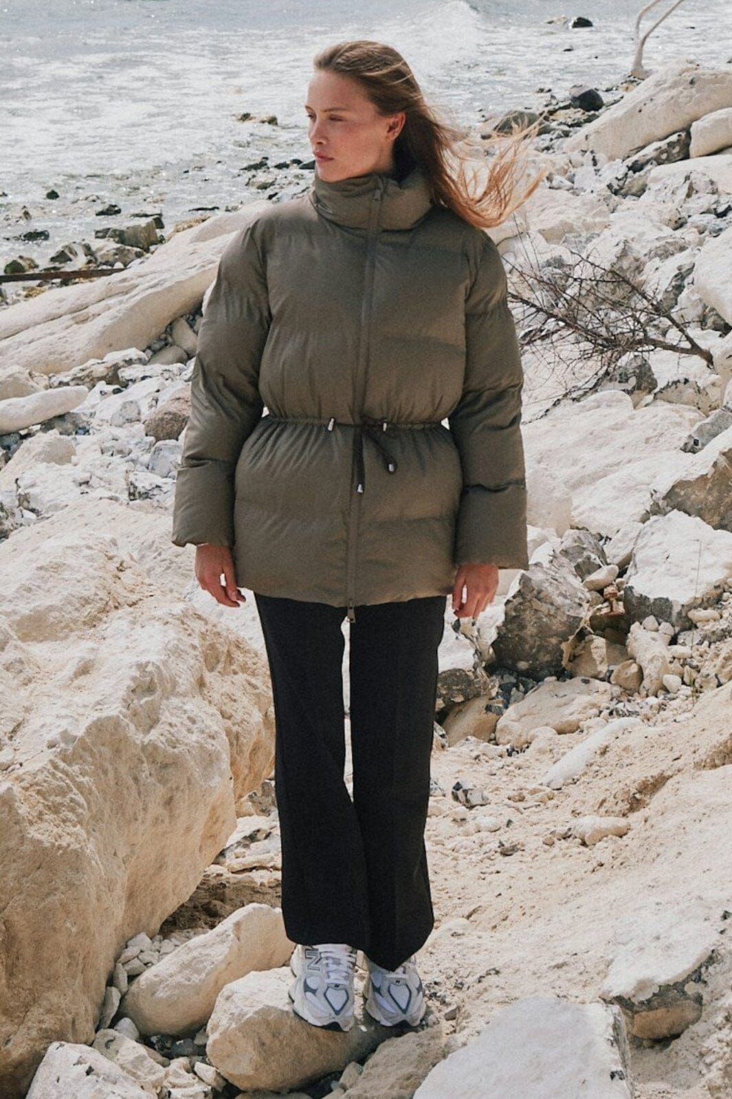 Neo Noir Mayra C Puffer Jacket dark taupe
