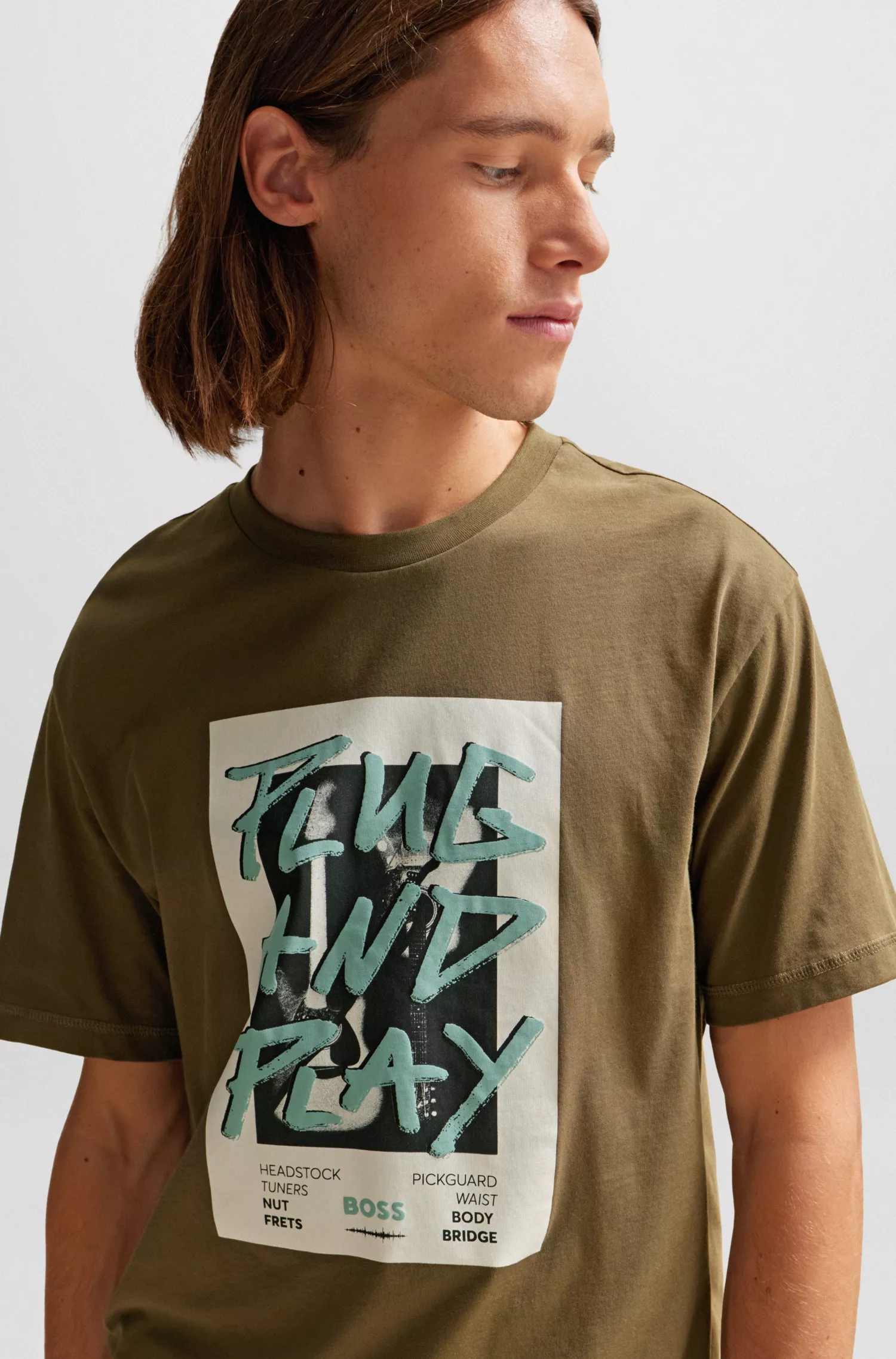 Camiseta BOSS laranja, corte regular, em algodão com estampa gráfica da estação.