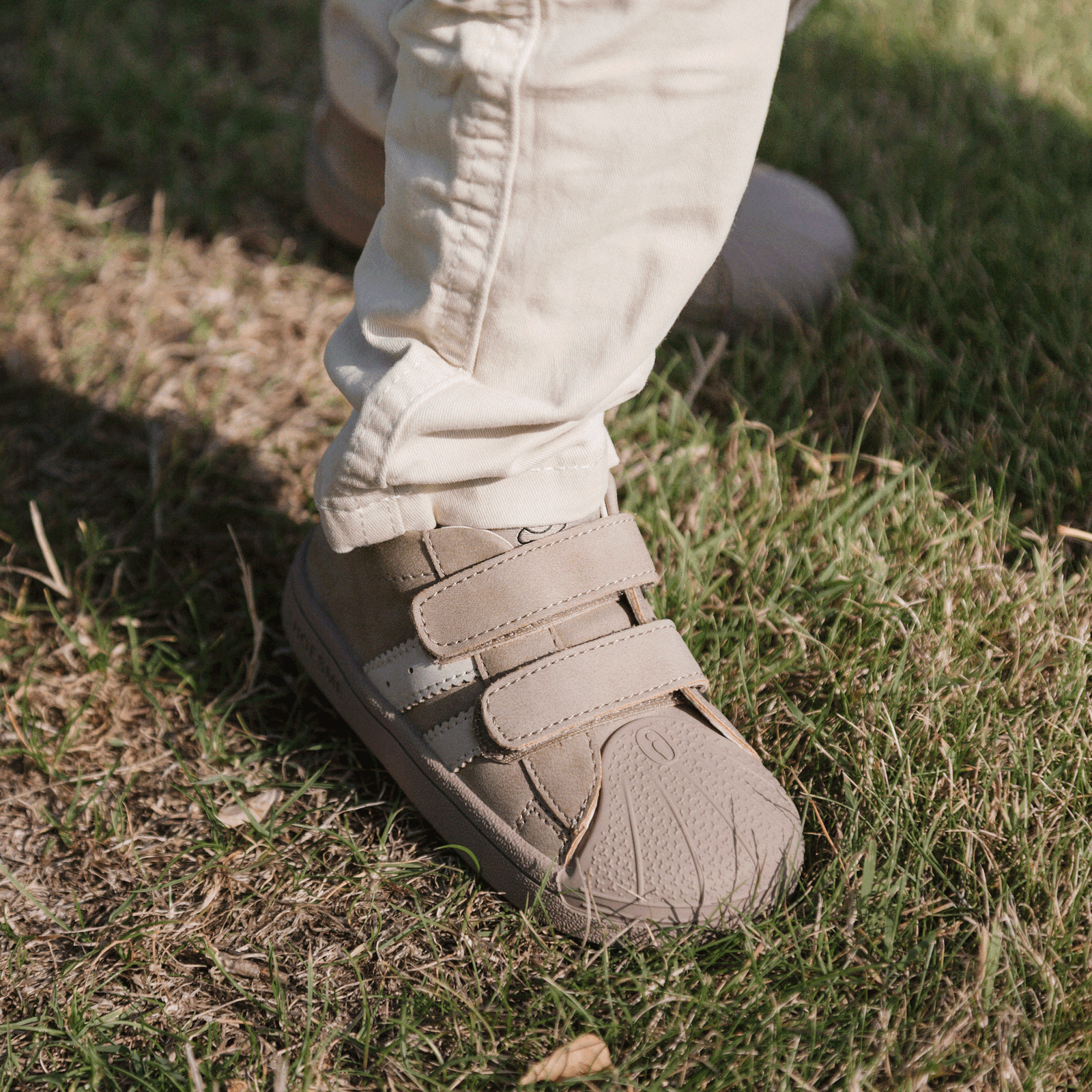 Shoesme beige sneakertje met stootneus Microleer | Uni schoenen