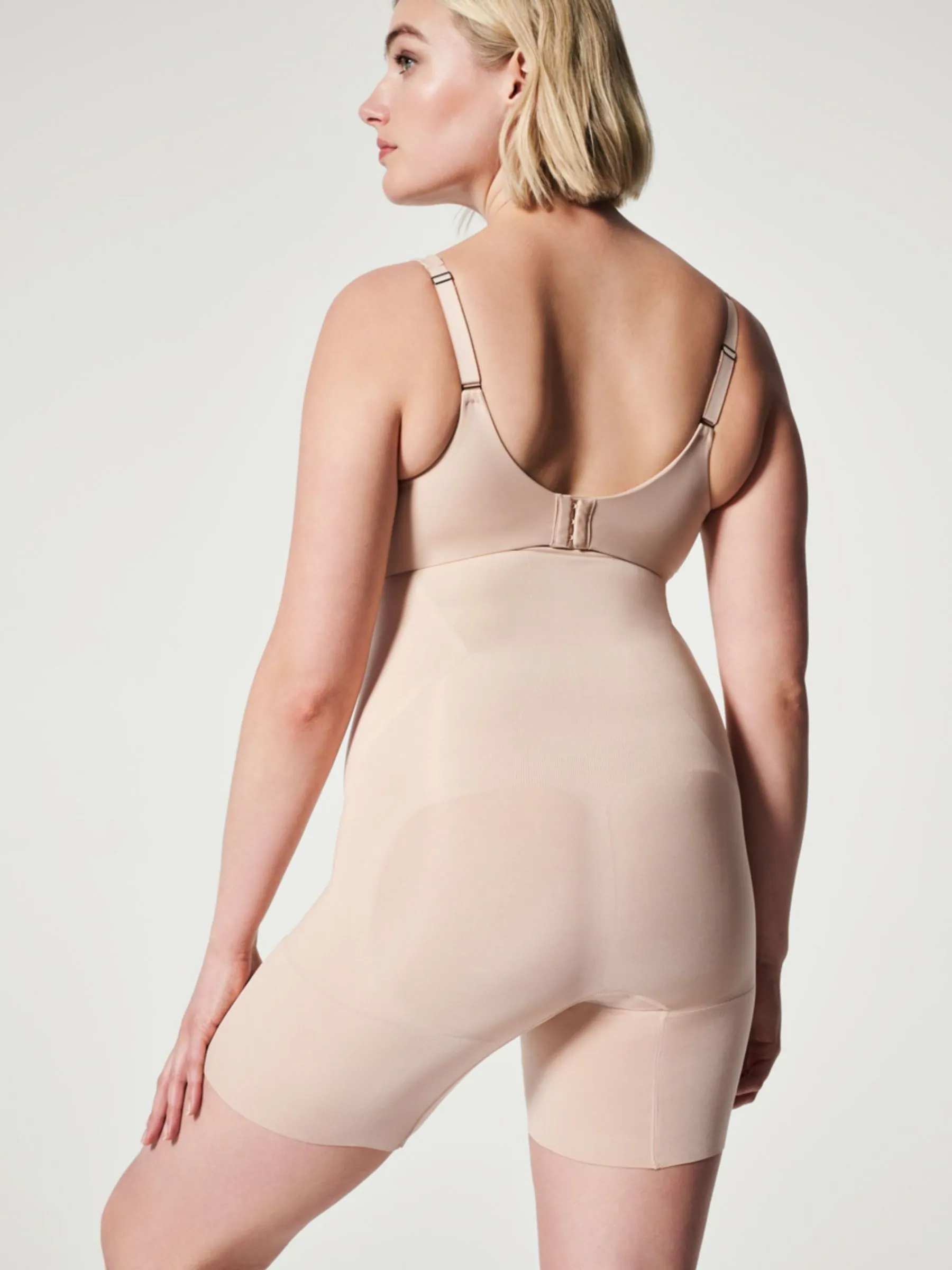 Licht-nude - SPANX SPANXsculpt™ OnCore short met hoge taille tot halverwege de dij