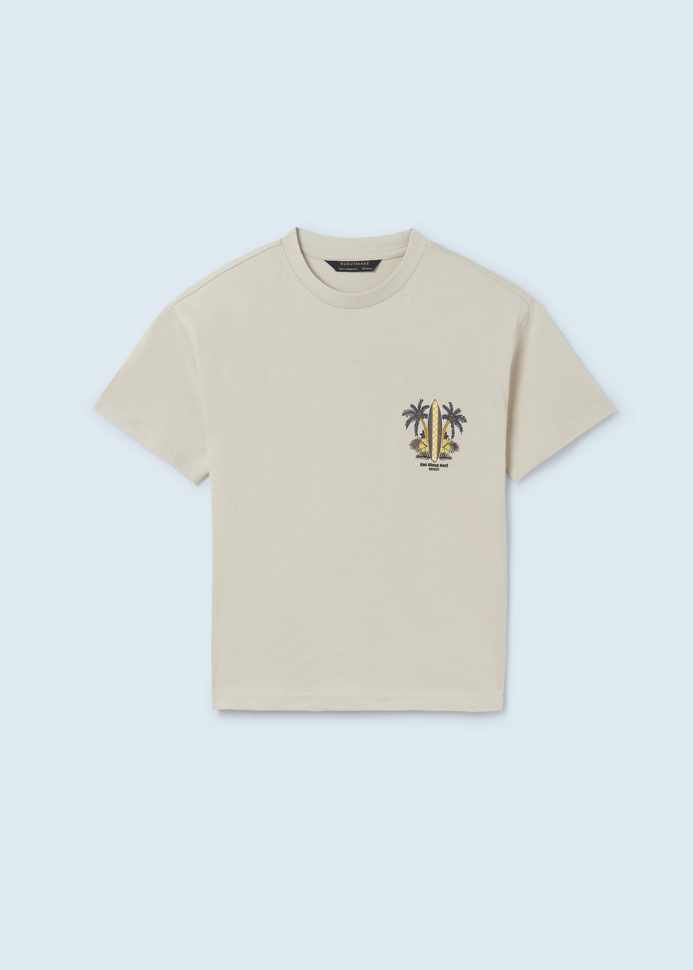 Camiseta infantil com estampa sustentável em algodão.