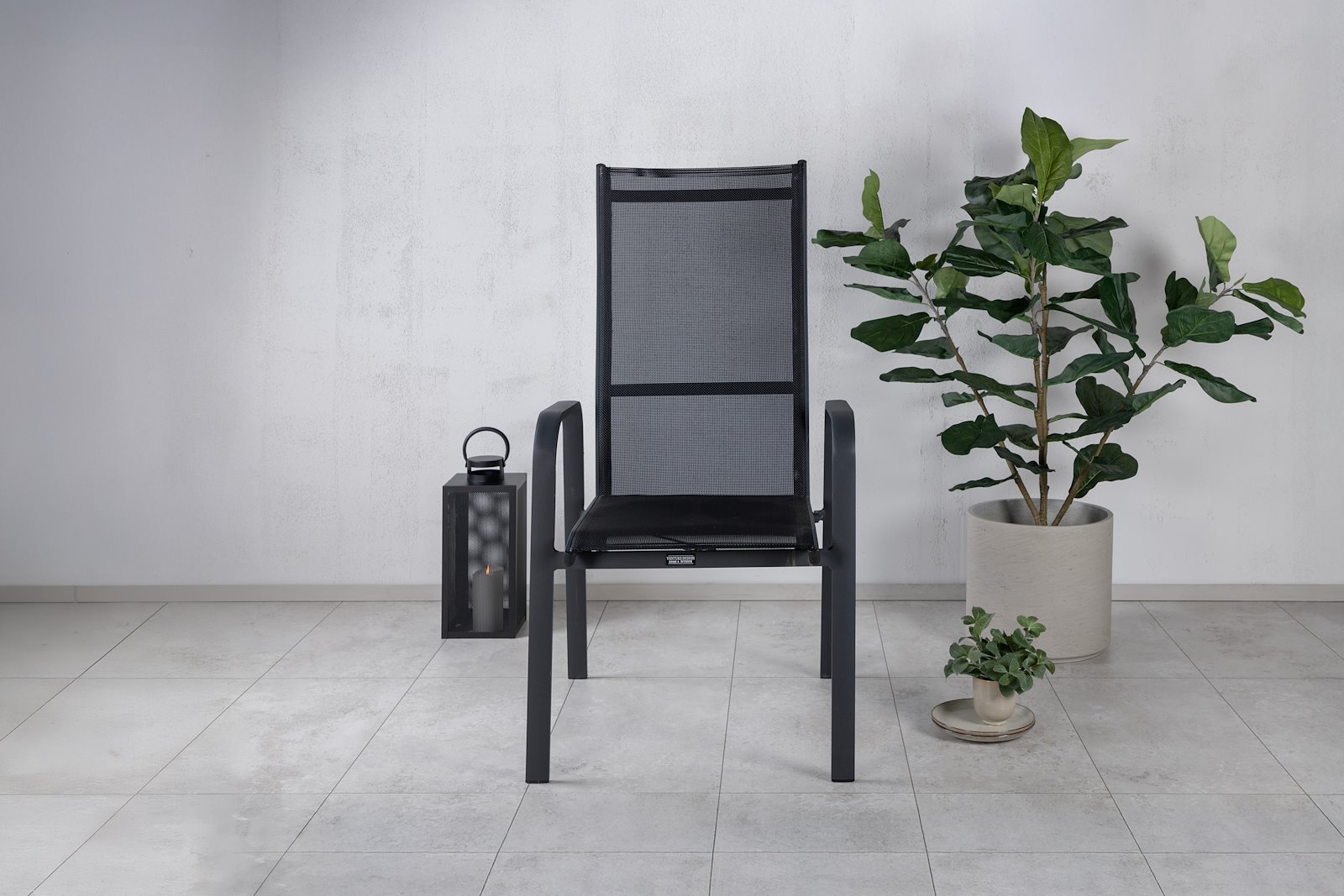 Copacabana spisestol Hagestol med regulerbar rygg. I sort aluminium og sort texilene. Stablebar