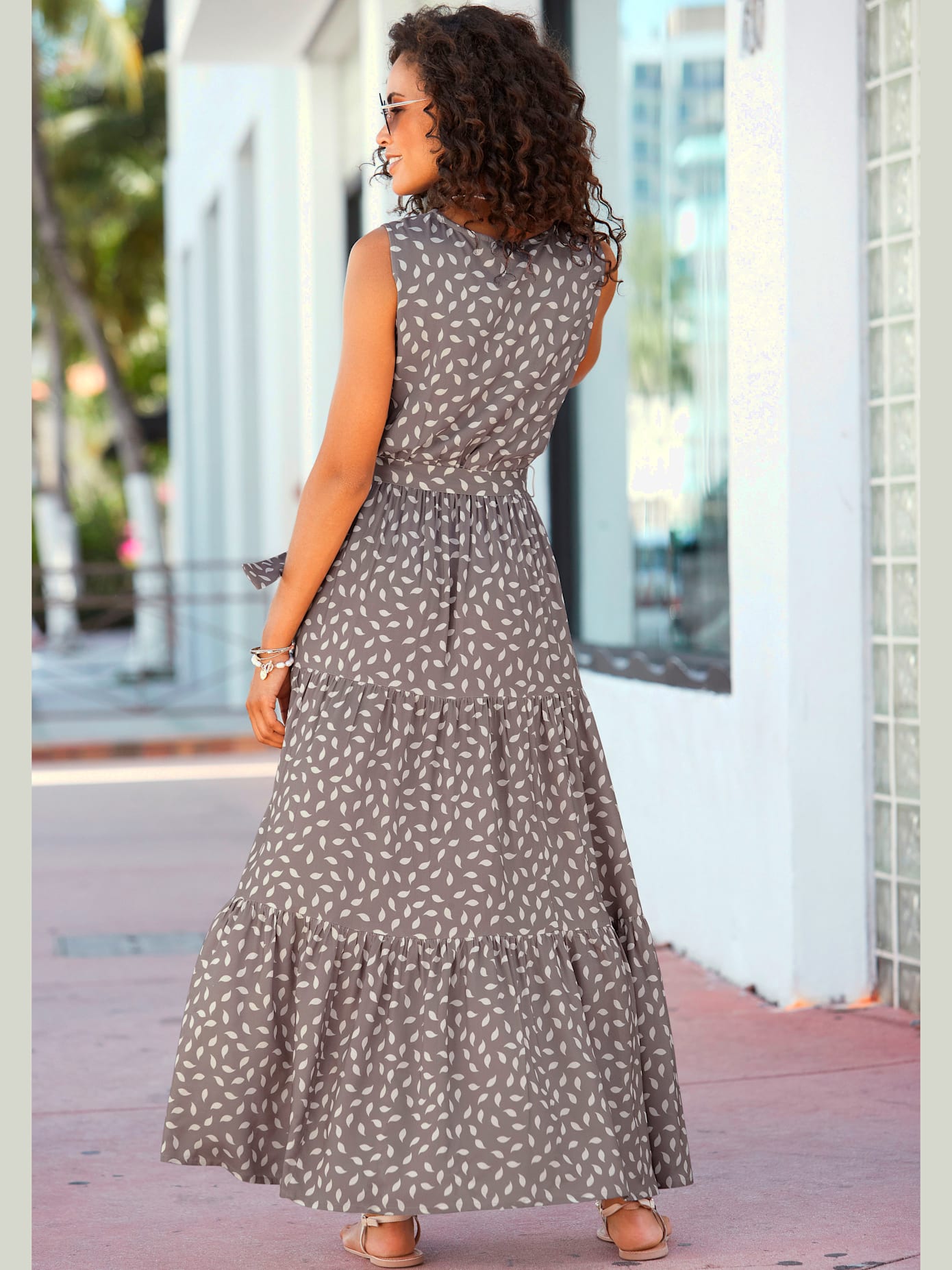 Robe longue encolure en v