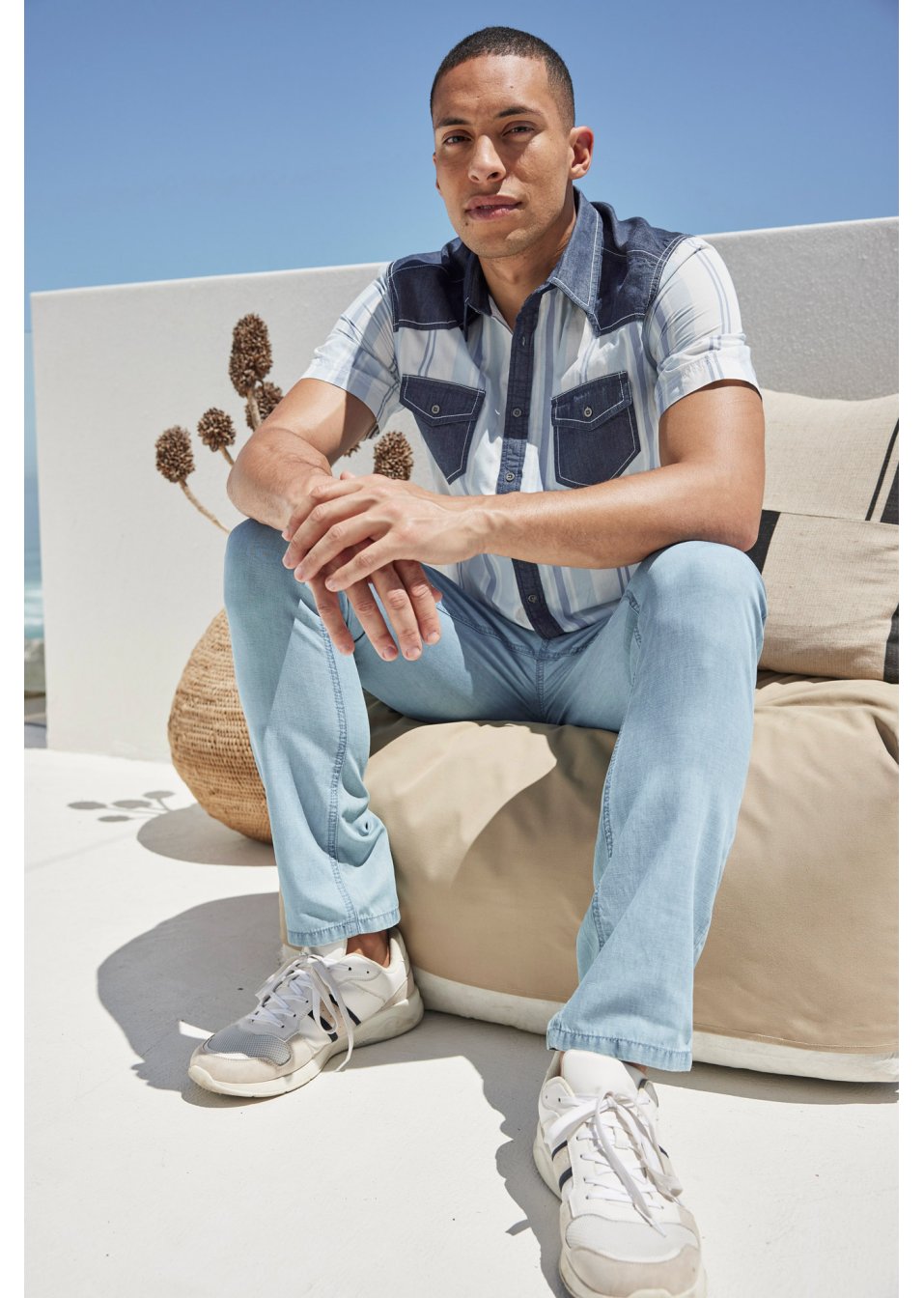 Chemise manches courtes avec empiècement en jean