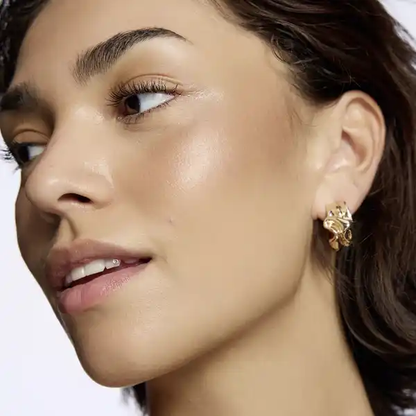 Holiday Skin 4 in 1 Luminizer 010 Catching Sunrays