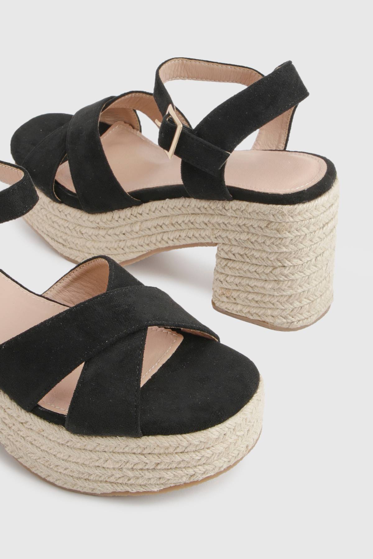 boohoo Espadrille Compensée Plateforme À Brides Croisées