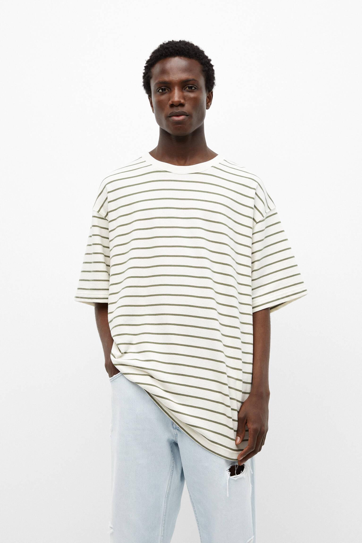 CAMISETA LISTRADA DE MANGA CURTA - OLIVA