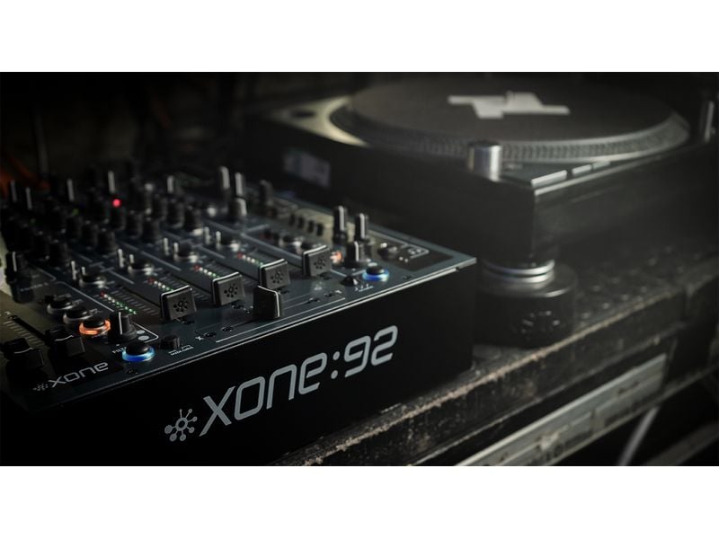 Allen & Heath DJ-Mixer XONE:92 MKII 4 2-Kanal-Analog-Mixer
