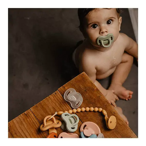 Prendedor de chupeta de silicone Suavinex Colour Essence Tile