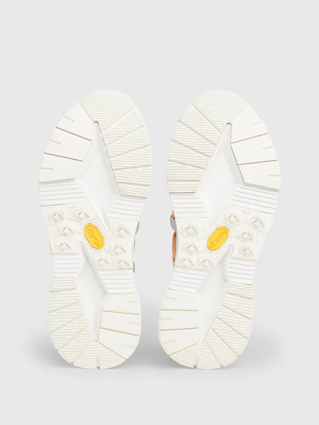 Tênis robusto Vibram®