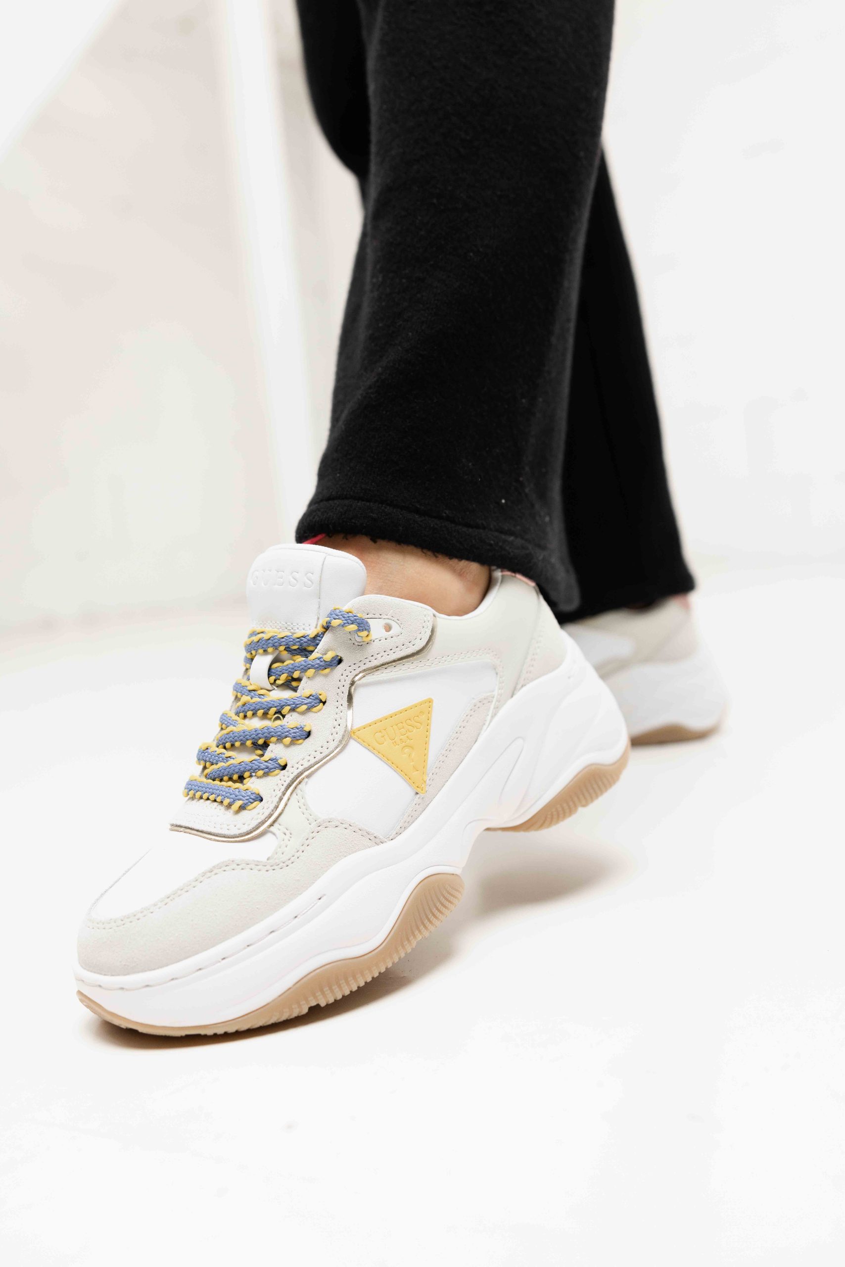 Guess Runner Happy Sneakers Dames Beige/Wit