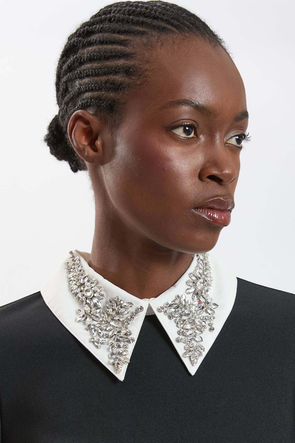 KarenMillen Haut En Maille Bandage Ajusté Avec Col Orné De Bijoux