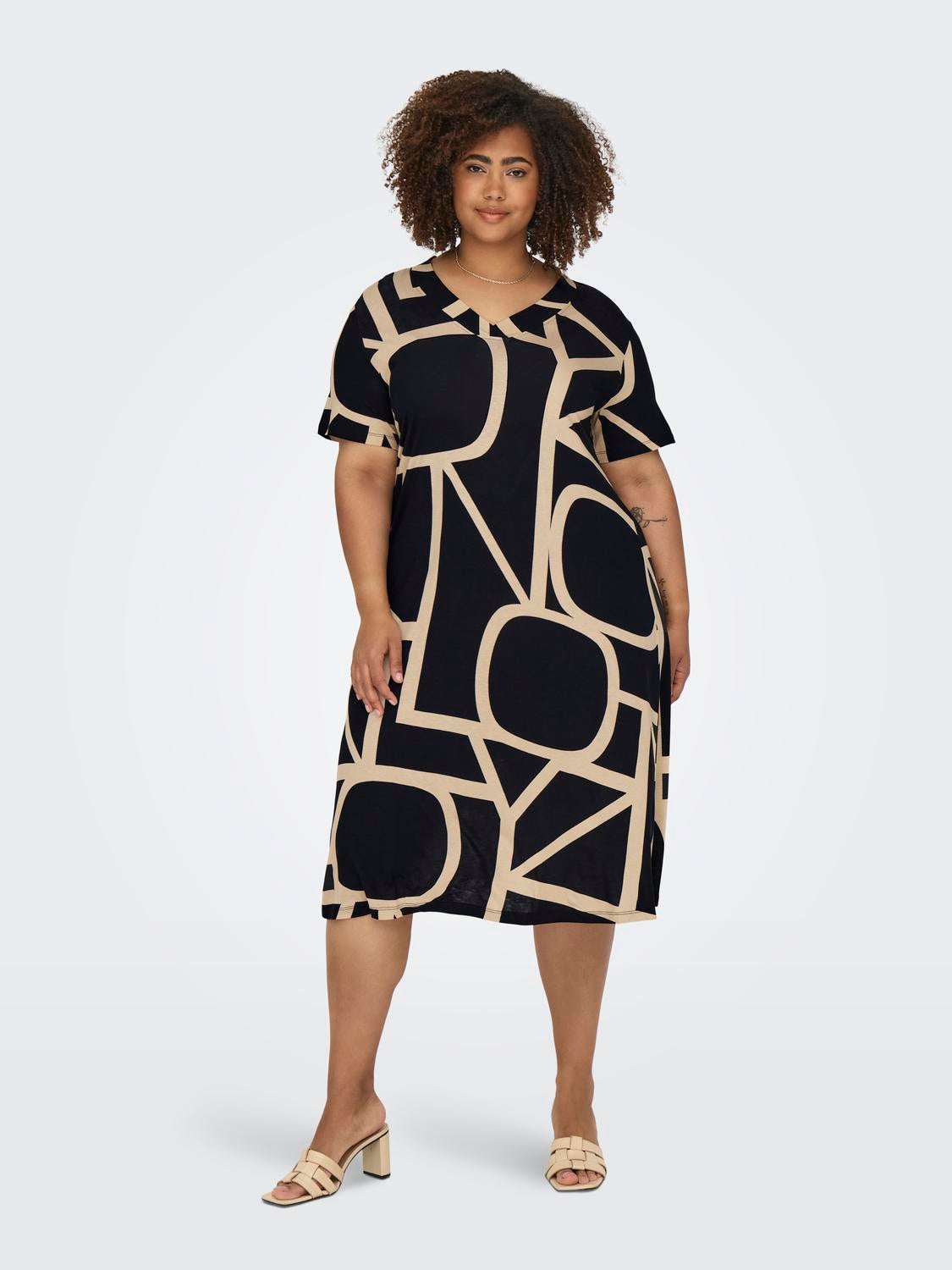 CARFYRLA Midikleid Black
