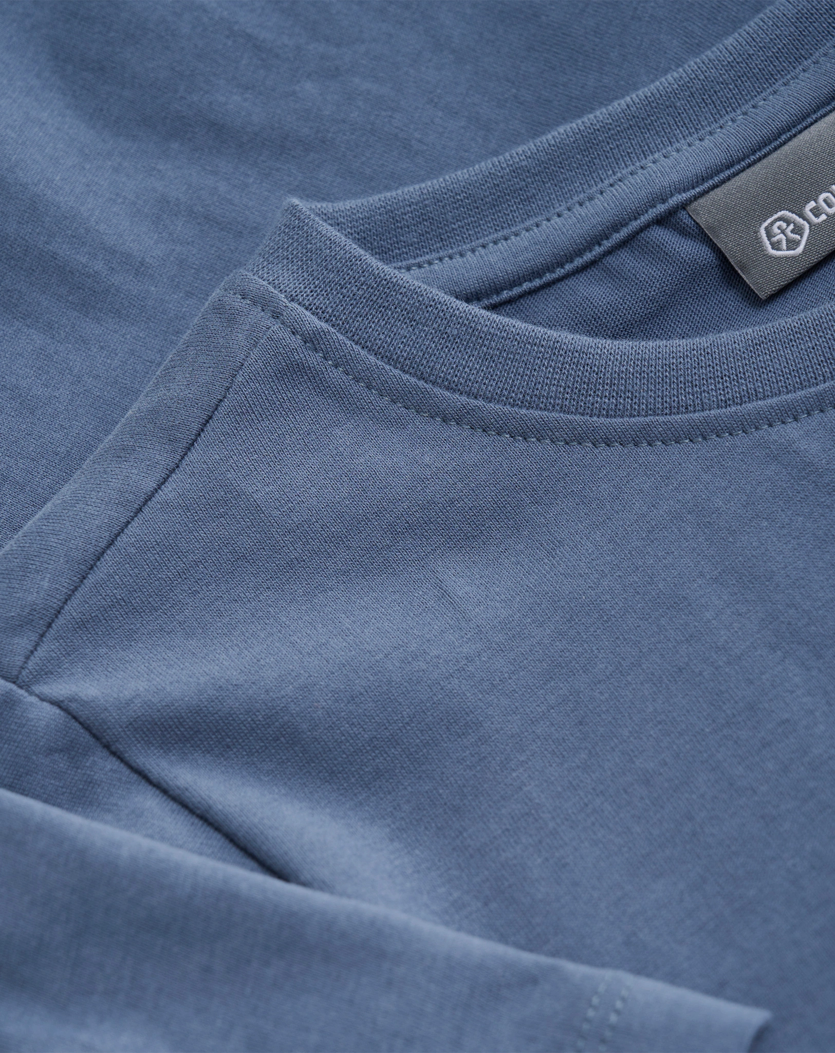 T-Shirt GO HIKING in vintage indigo