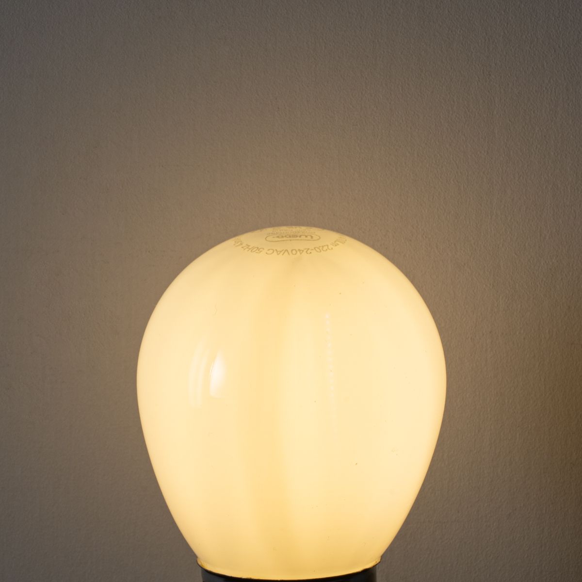 E27 3-staps dimbaar LED lamp P45 opaal glas 5W 470 lm 2700K