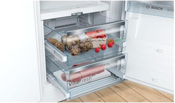 Bosch KIF51AFE0 Serie 8 Einbau-Kühlschrank, 140 x 56 cm Nische, 222 L, Flachscharnier, VitaFresh pro 3x längere Frische, LED-Beleuchtung gleichmäßige Ausleuchtung,Ohne Gefrierfach