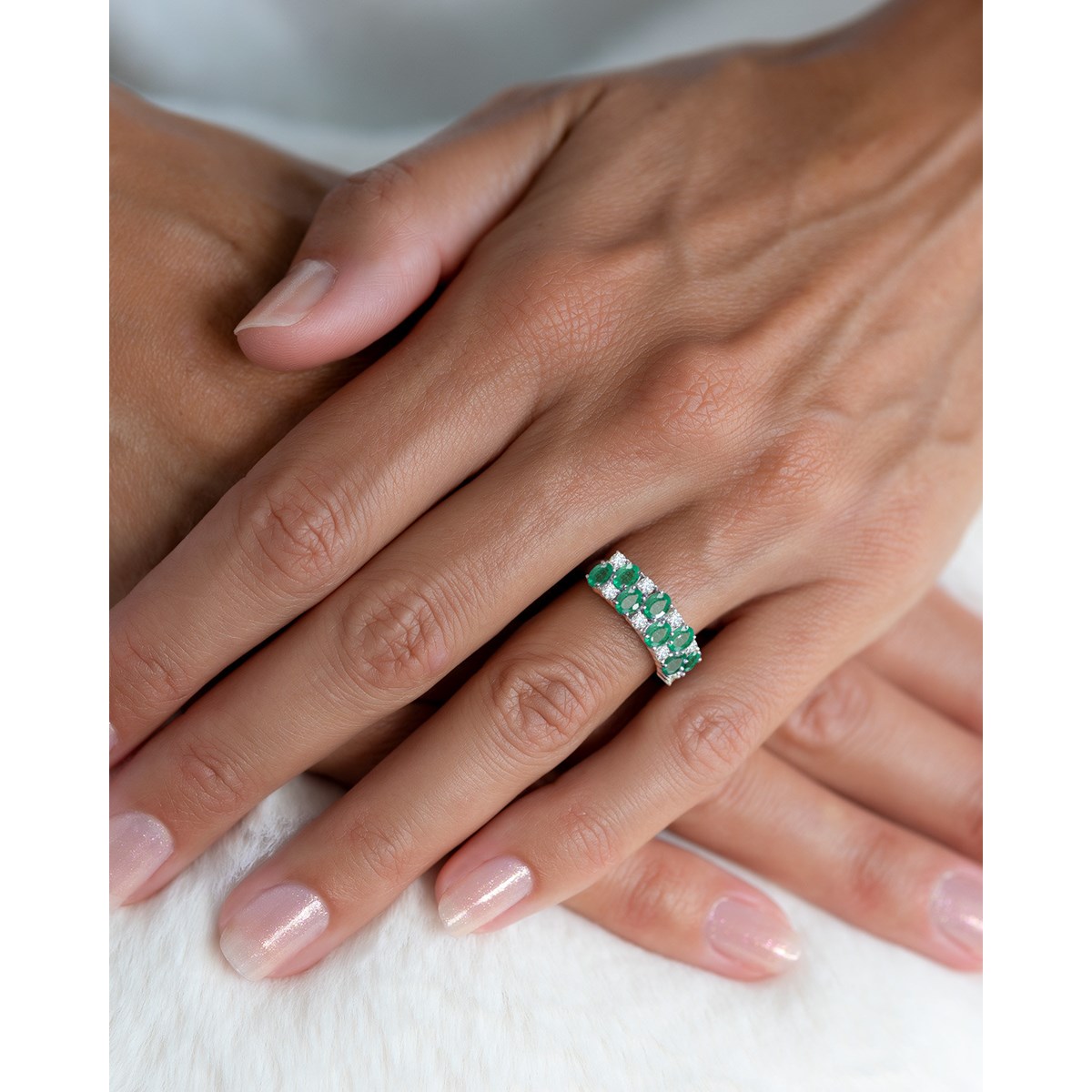 Bague ADEN Or 585 Blanc Emeraude et diamants 2.524grs