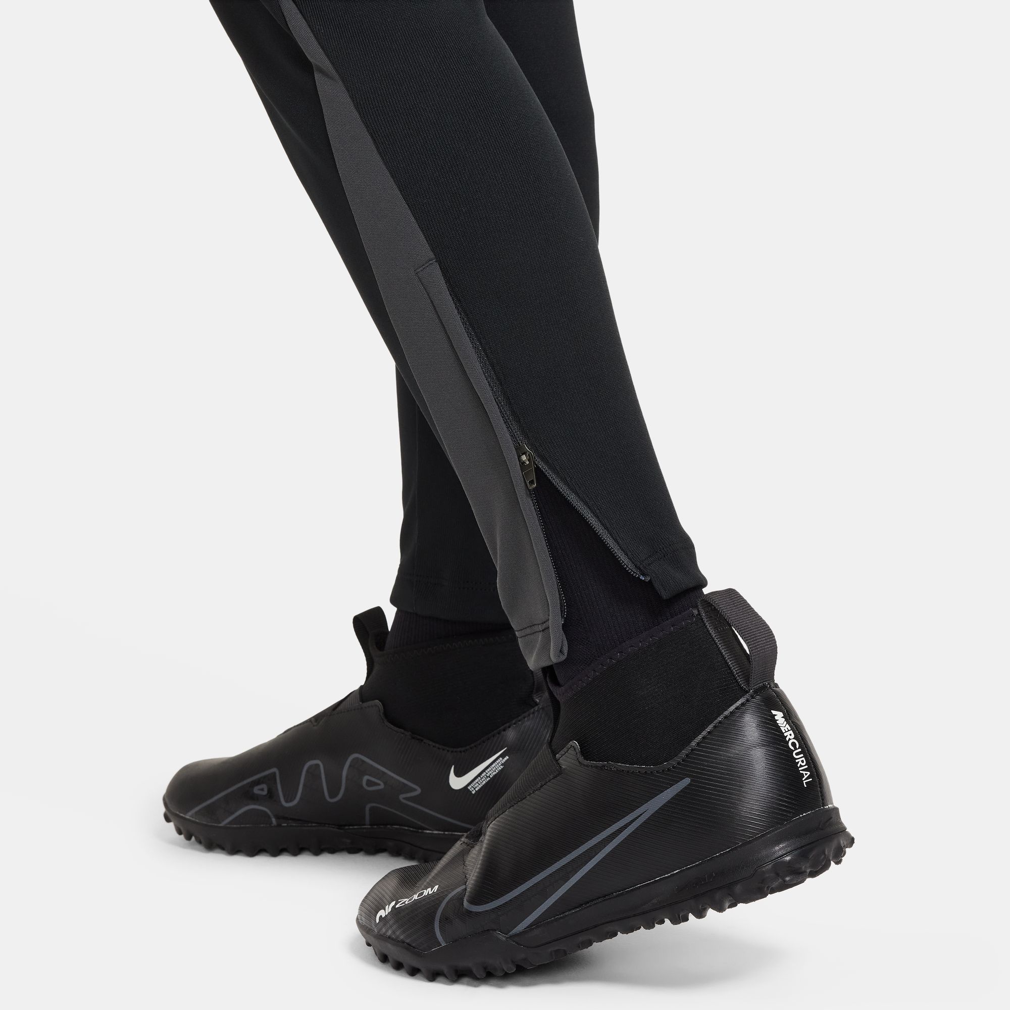 Therma-FIT Academy Football Pants Junior 010/Black/Anthracite/Reflective Silver