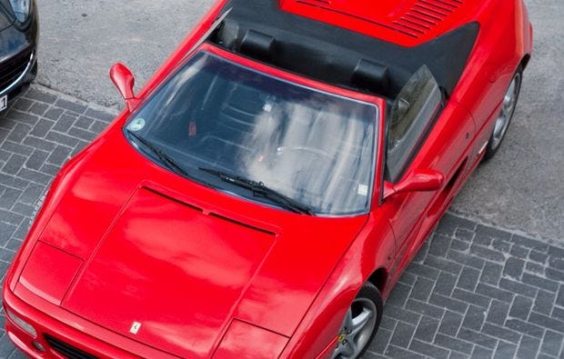 Ferrari selber fahren in Garbsen als rasantes Geschenk