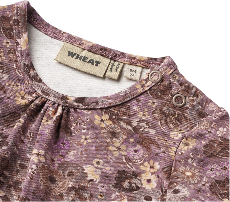 Wheat Jersey Body Liv Lavender flowers