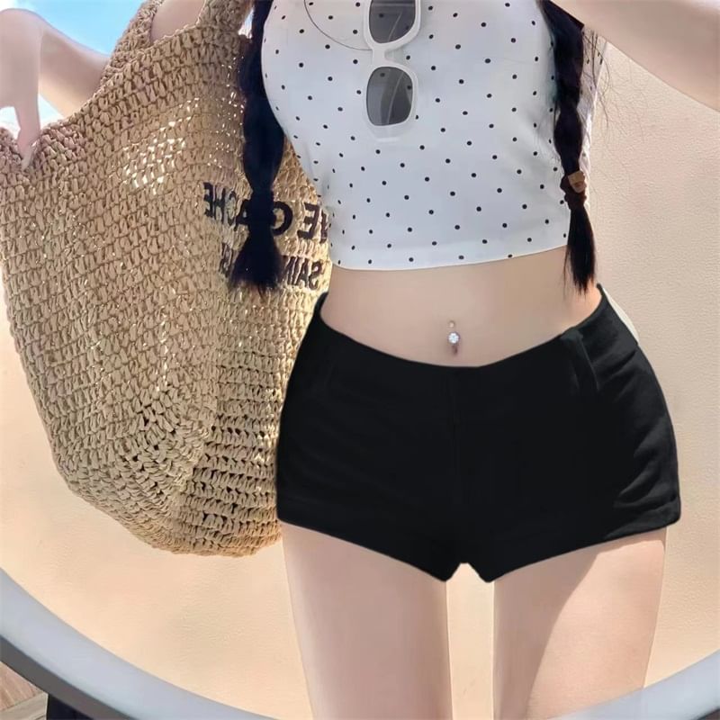 Flowerisque - Mid Rise Effen Shorts