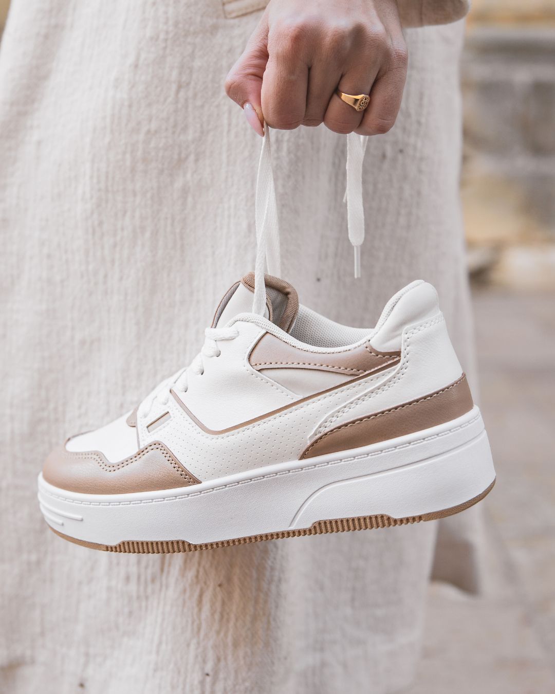 Basket femme taupe à lacets - Rosie