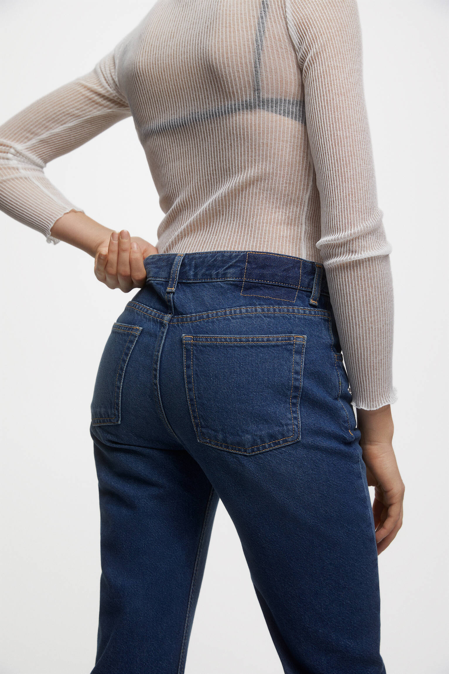 CALÇA JEANS RETA DE CINTURA BAIXA - AZUL MÉDIO