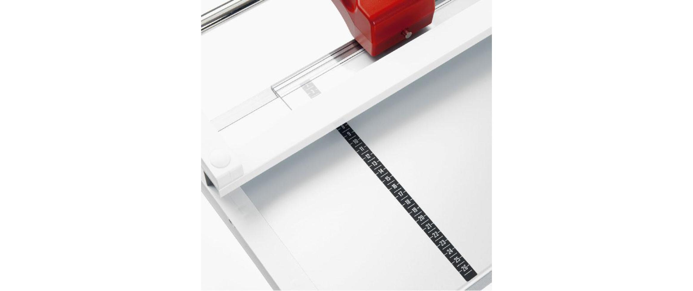 Rollenschneidegerät 0105 Schnittbreite 105 cm, 8 Blatt<br>Manueller Rollenschneider für präzise Schnitte im Büro