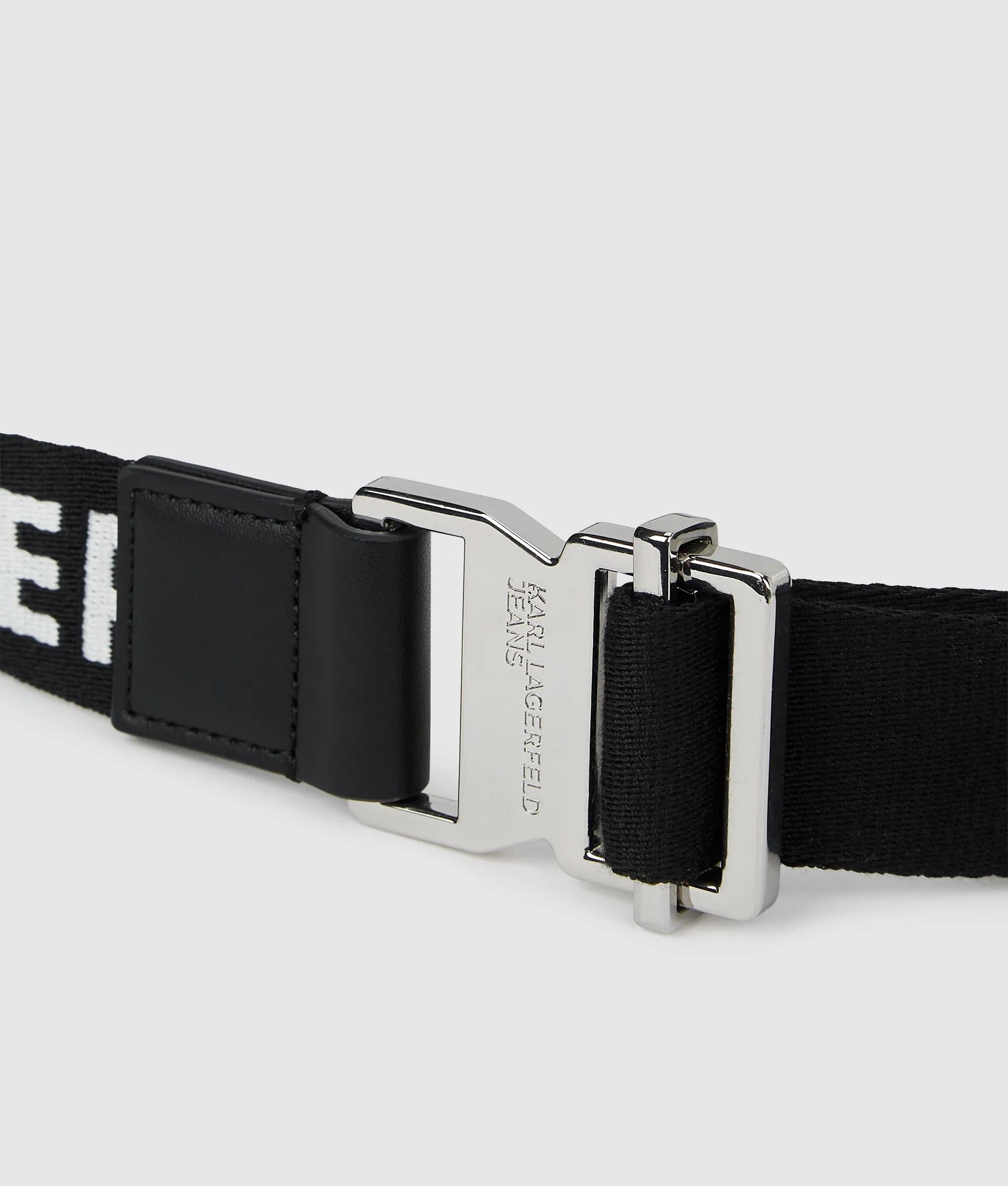 riem met webbinglogo