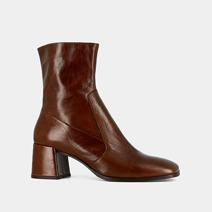 Bottines à bouts carrés  en cuir vieilli marron