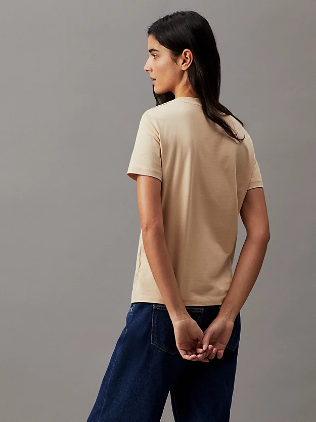 Camiseta com monograma