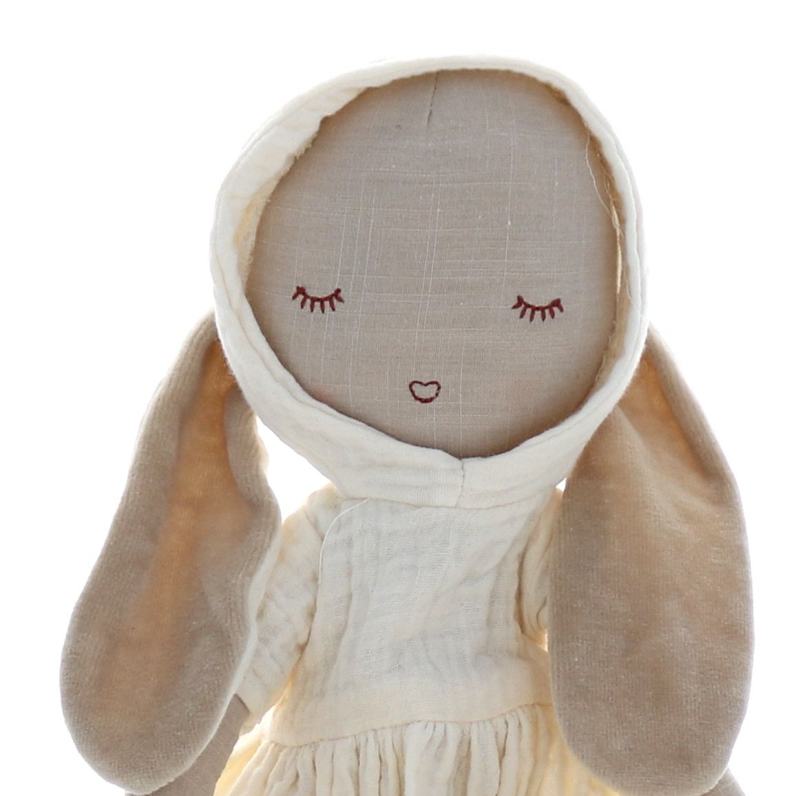 Poupée lapinette gaze de coton écru .