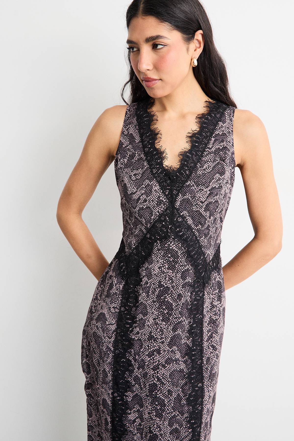 Warehouse Robe en Mousseline Imprimée avec Dentelle