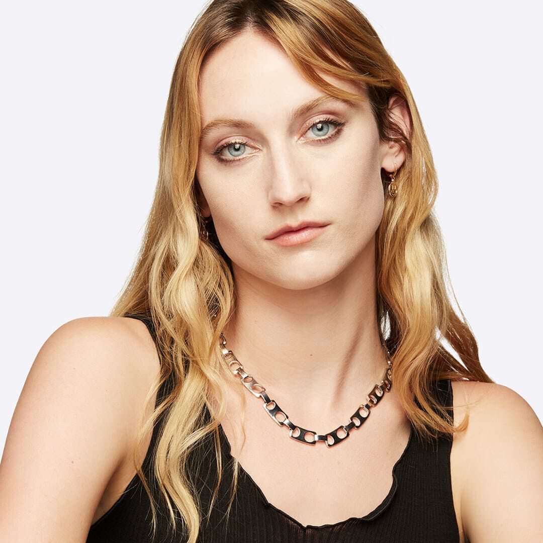 MAC STUDIO RADIANCE FACE AND BODY RADIANT SHEER FOUNDATION