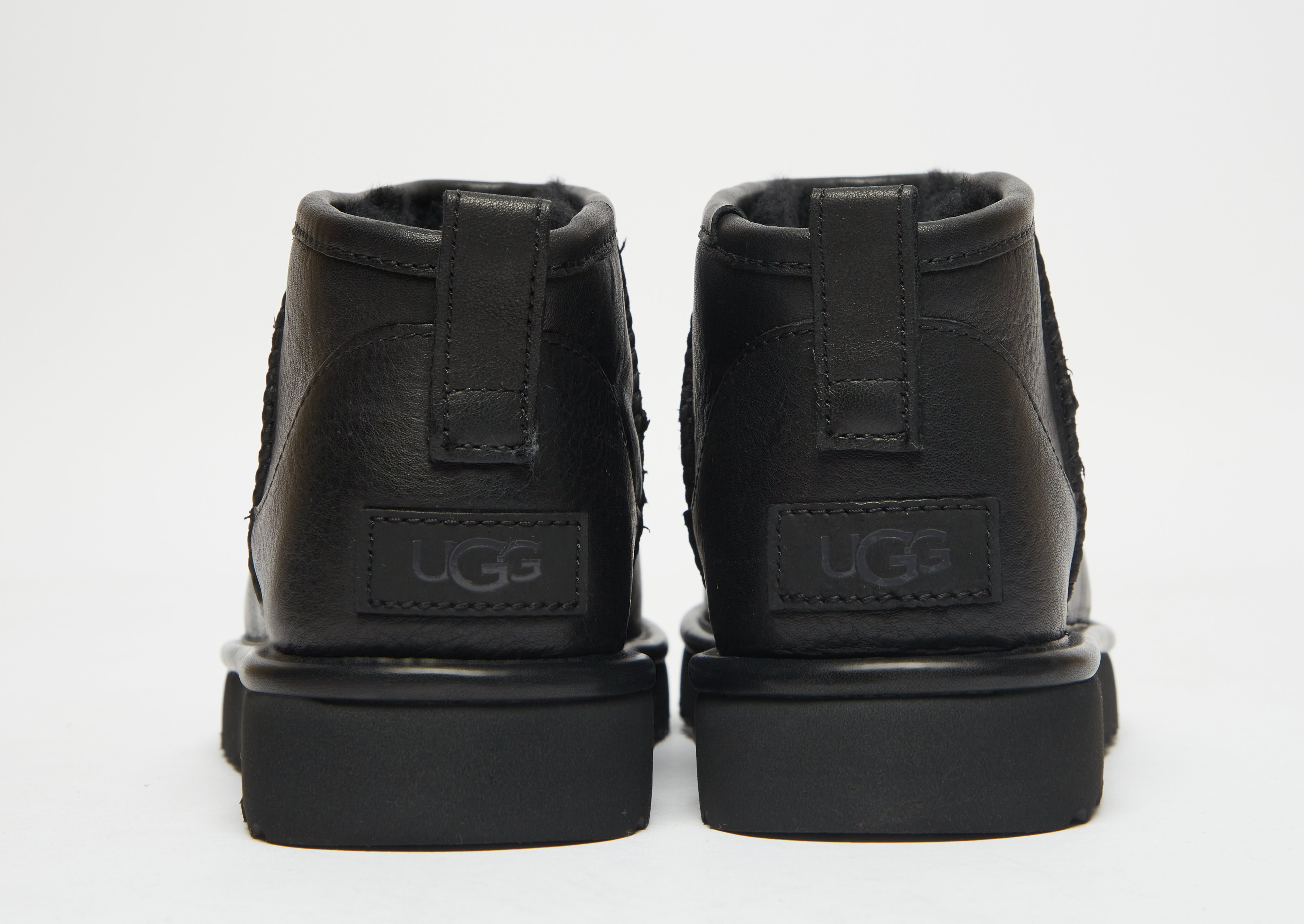 UGG Bottes en Cuir Classic Ultra Mini Femme