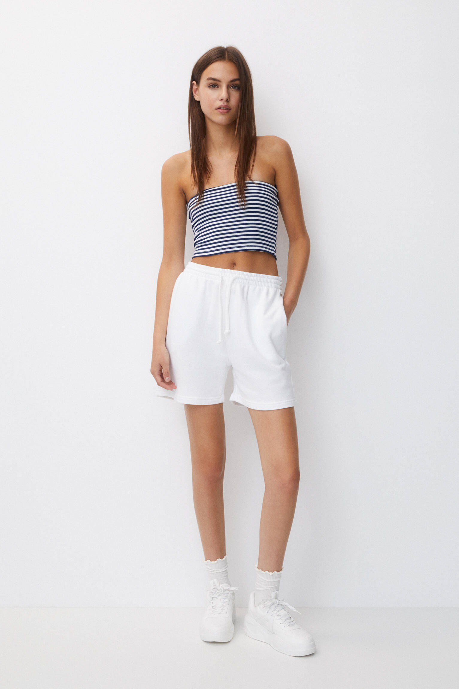 CONJUNTO DE MOLETOM BERMUDA JOGGER - BRANCO