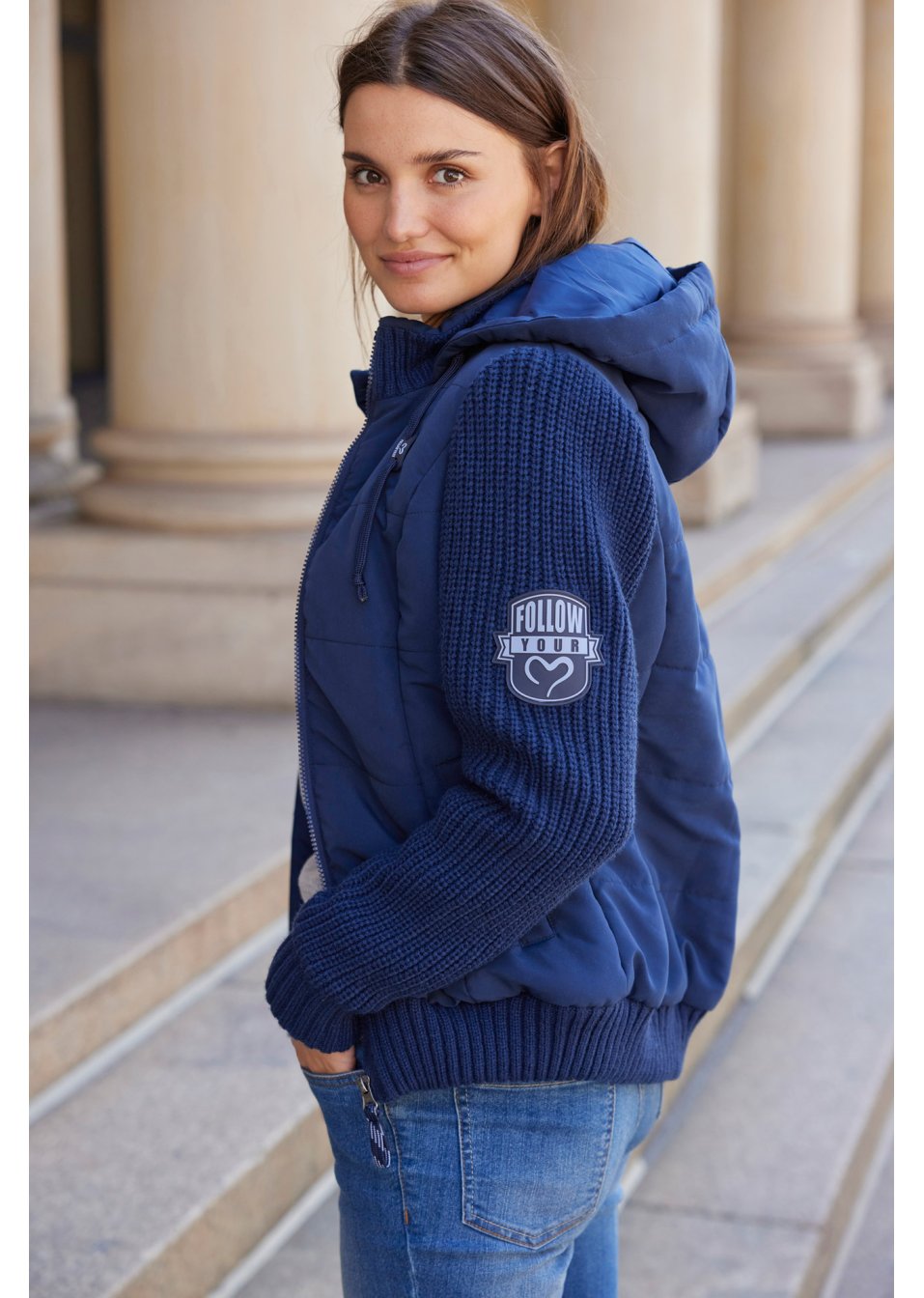 Veste mi-saison avec manches en maille et capuche