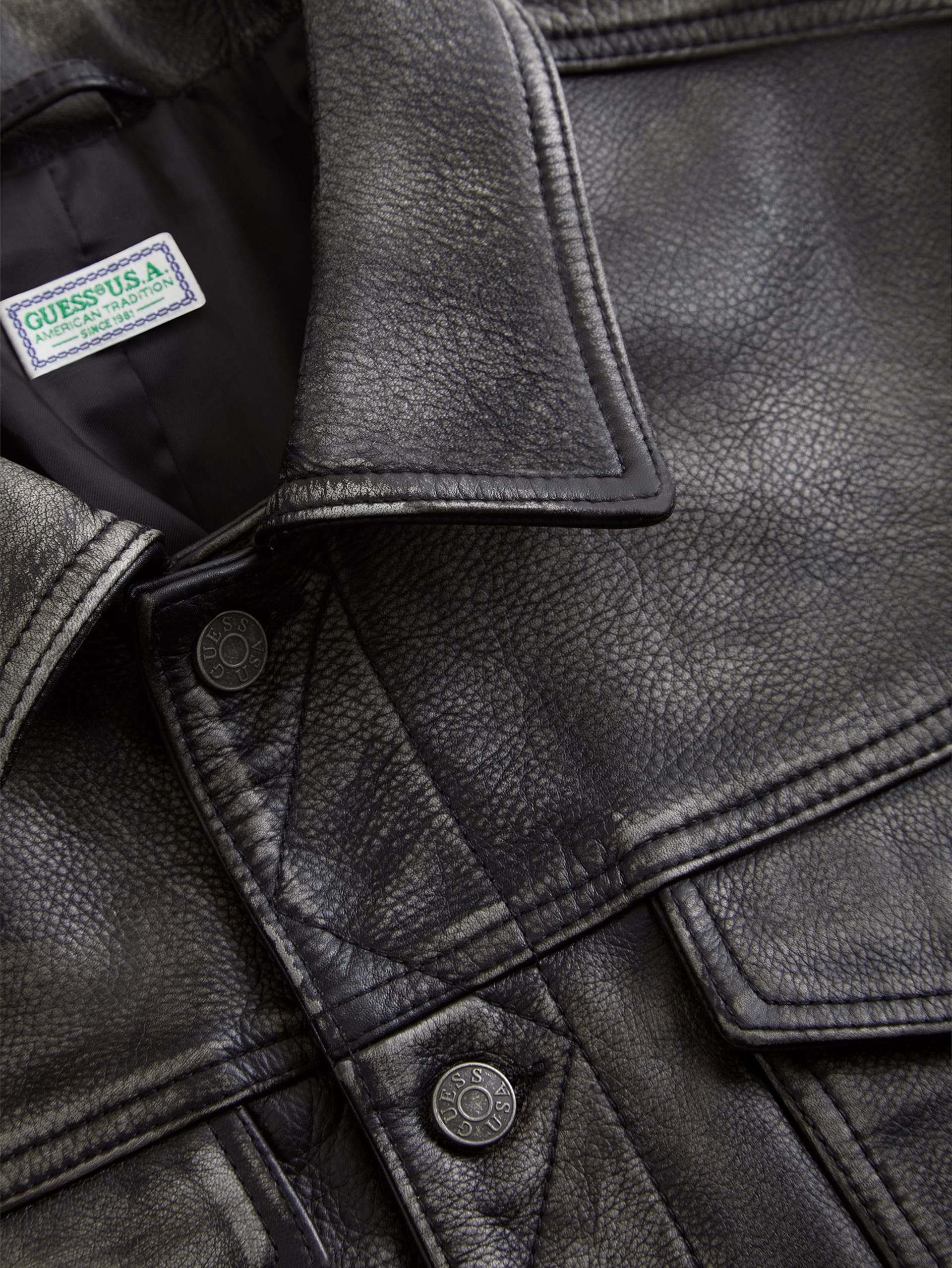 jaqueta trucker de couro desgastado