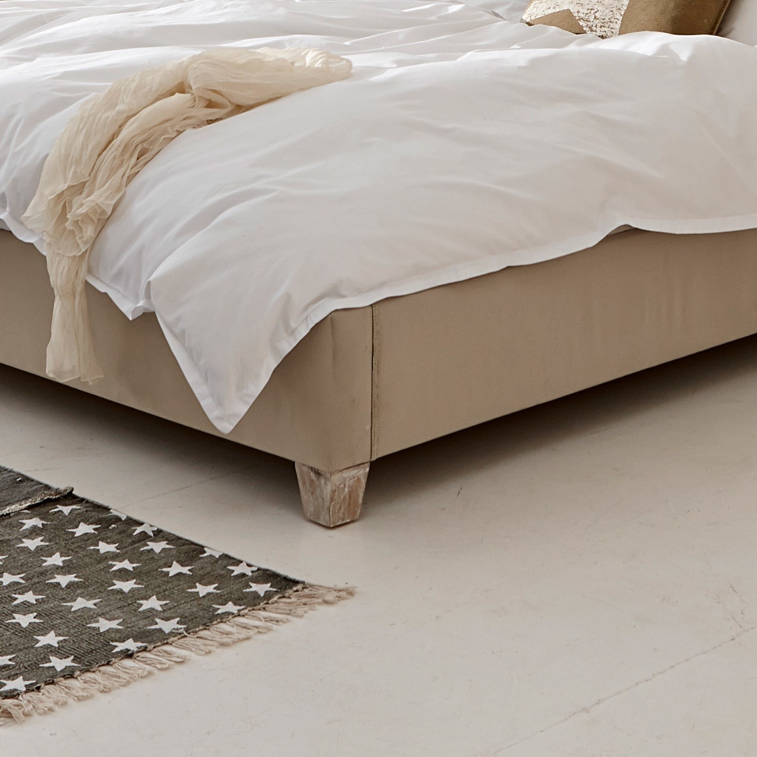 Bett Benton leinen