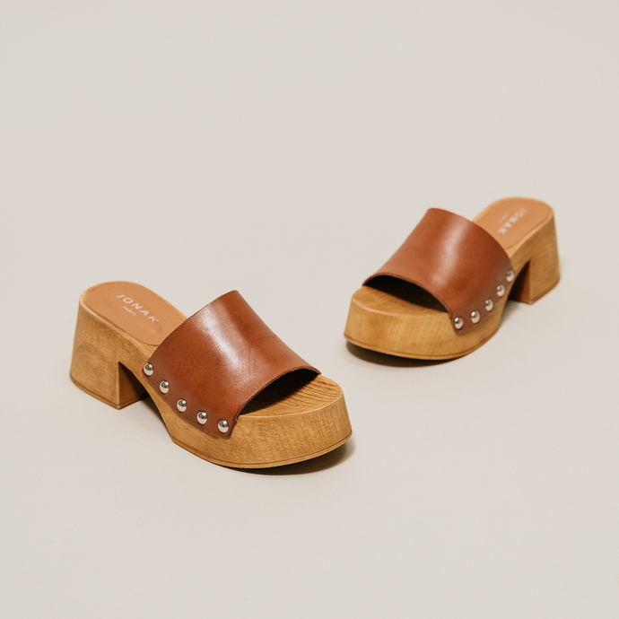Mules à plateformes et bouts ouverts  en cuir cognac