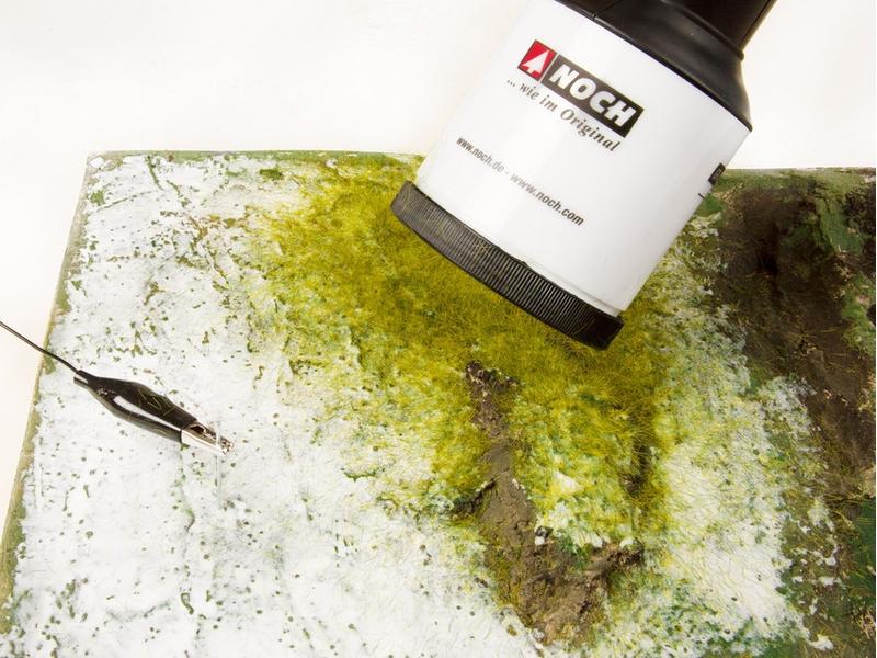 NOCH Begrasungsgerät Gras-master 3.0 Profi Rüsten Sie Ihr Diorama mit einer realistischen Wiese aus