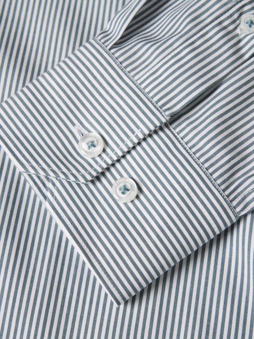 Camisa slim fit de algodão às riscas