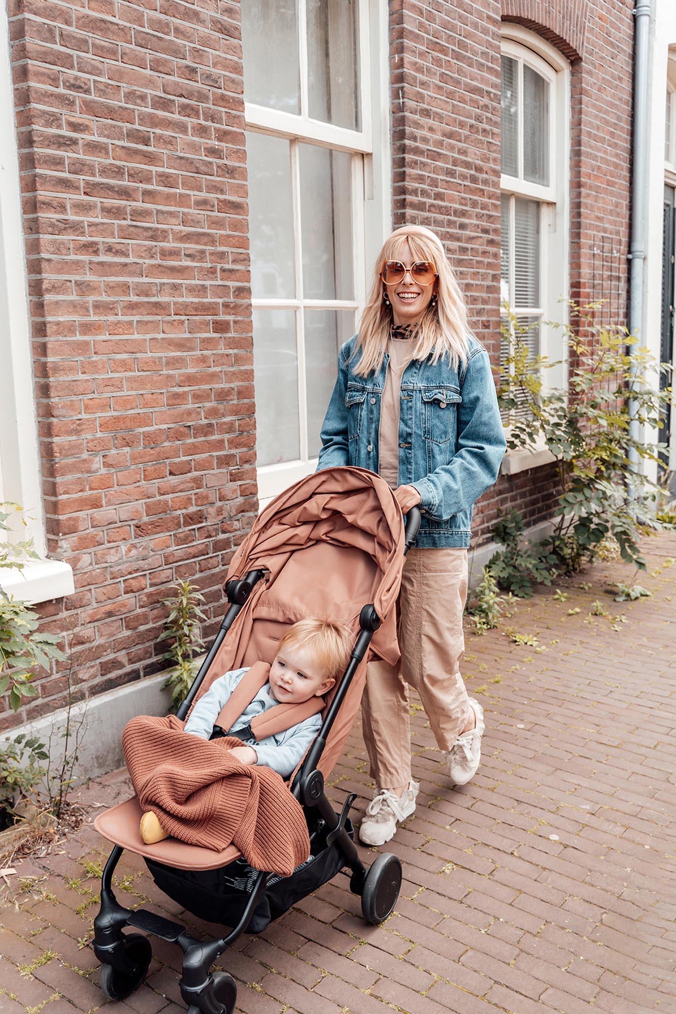 Elodie Mondo plooibuggy burned clay incl. veiligheidsbeugel en autostoeladaptes