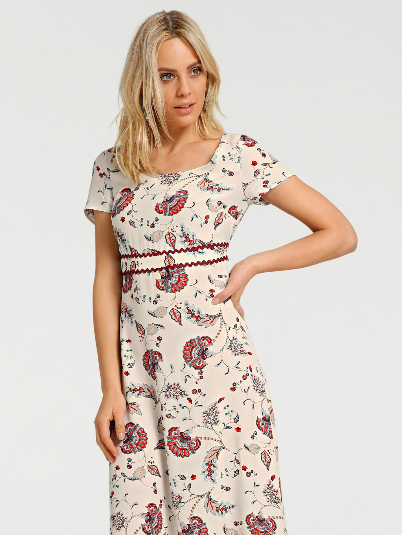 Robe imprimée motif floral fantaisie tendance