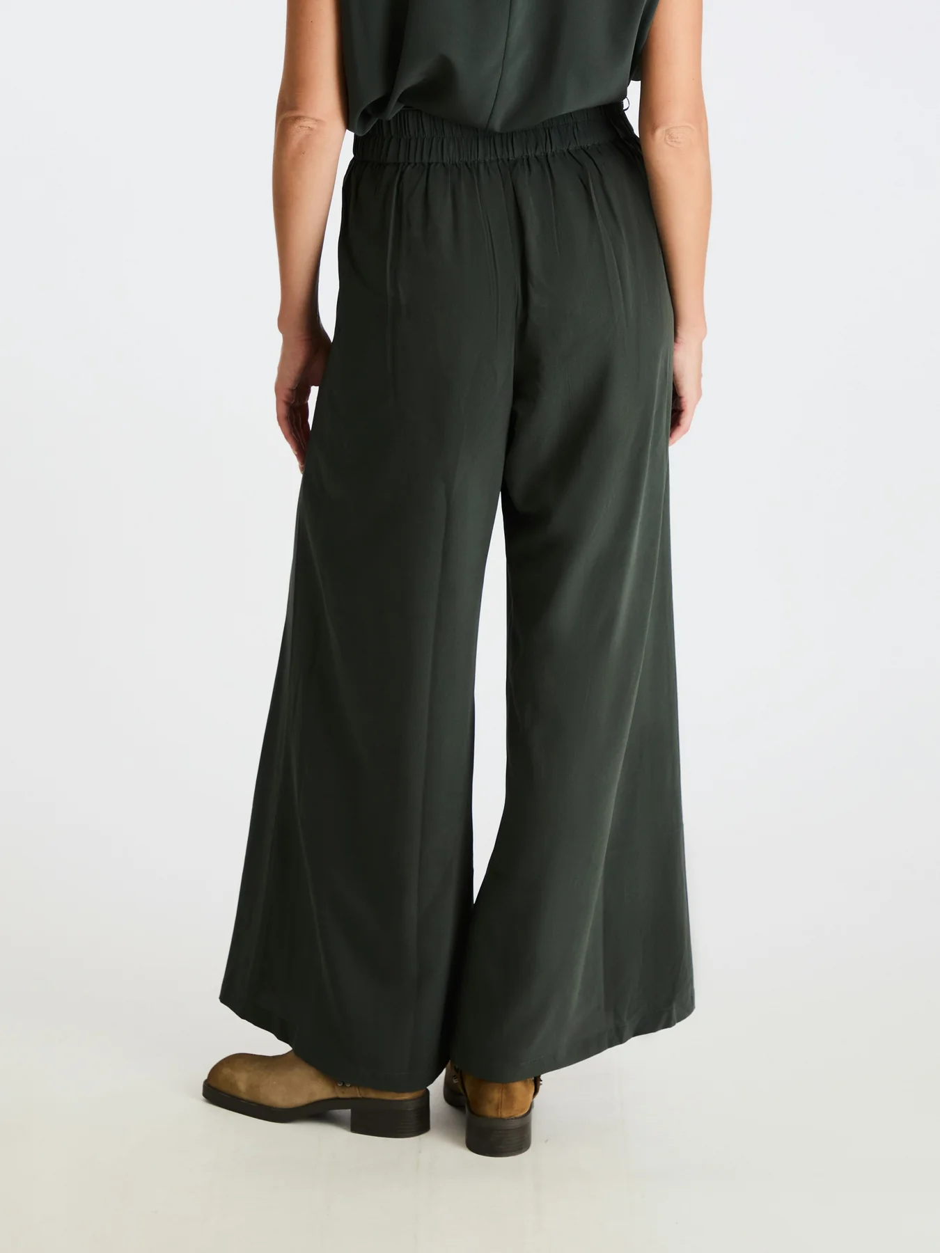 Neo Noir Lana Pants dark green