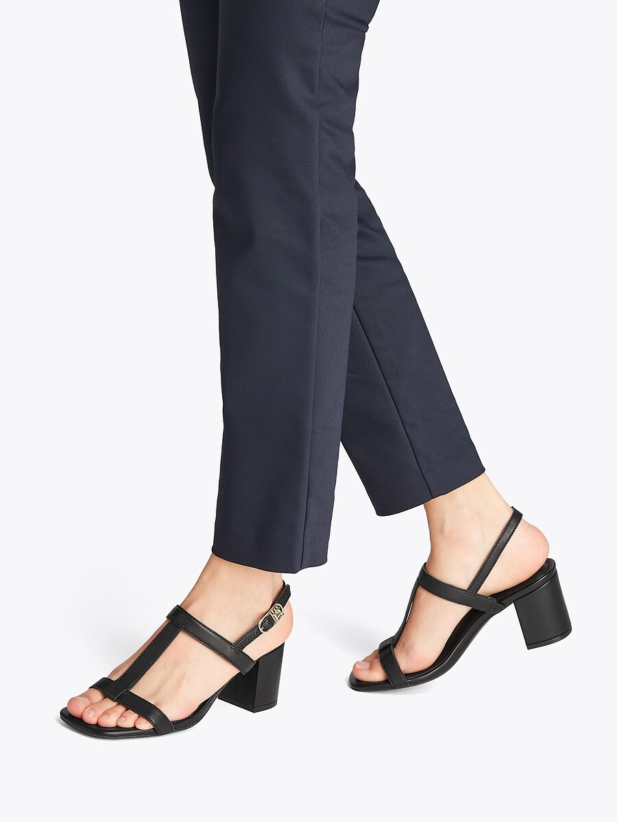 TOMMY HILFIGER<br>Sandálias de couro com salto