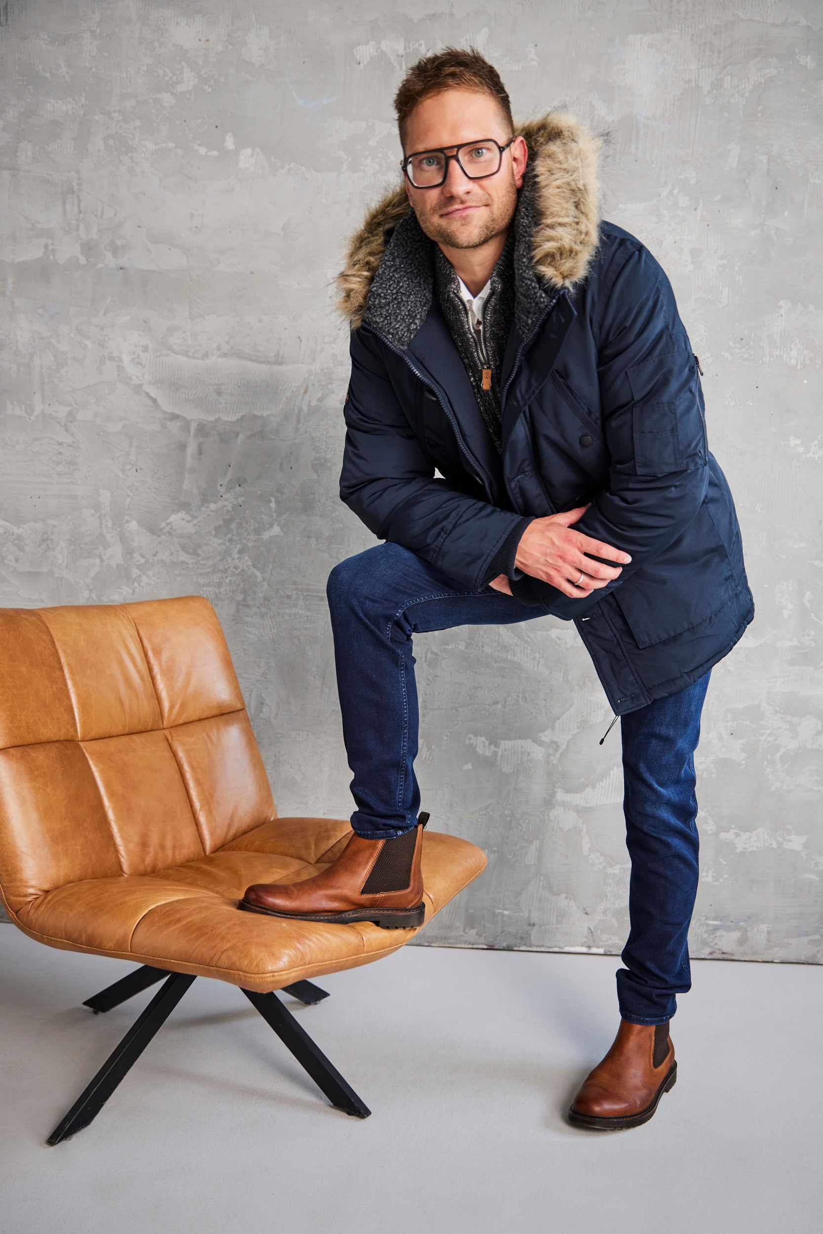Bruno Banani Parka mit Kapuze strapazierfähiges Material,  abnehmbare Kapuze mit Fellimitat