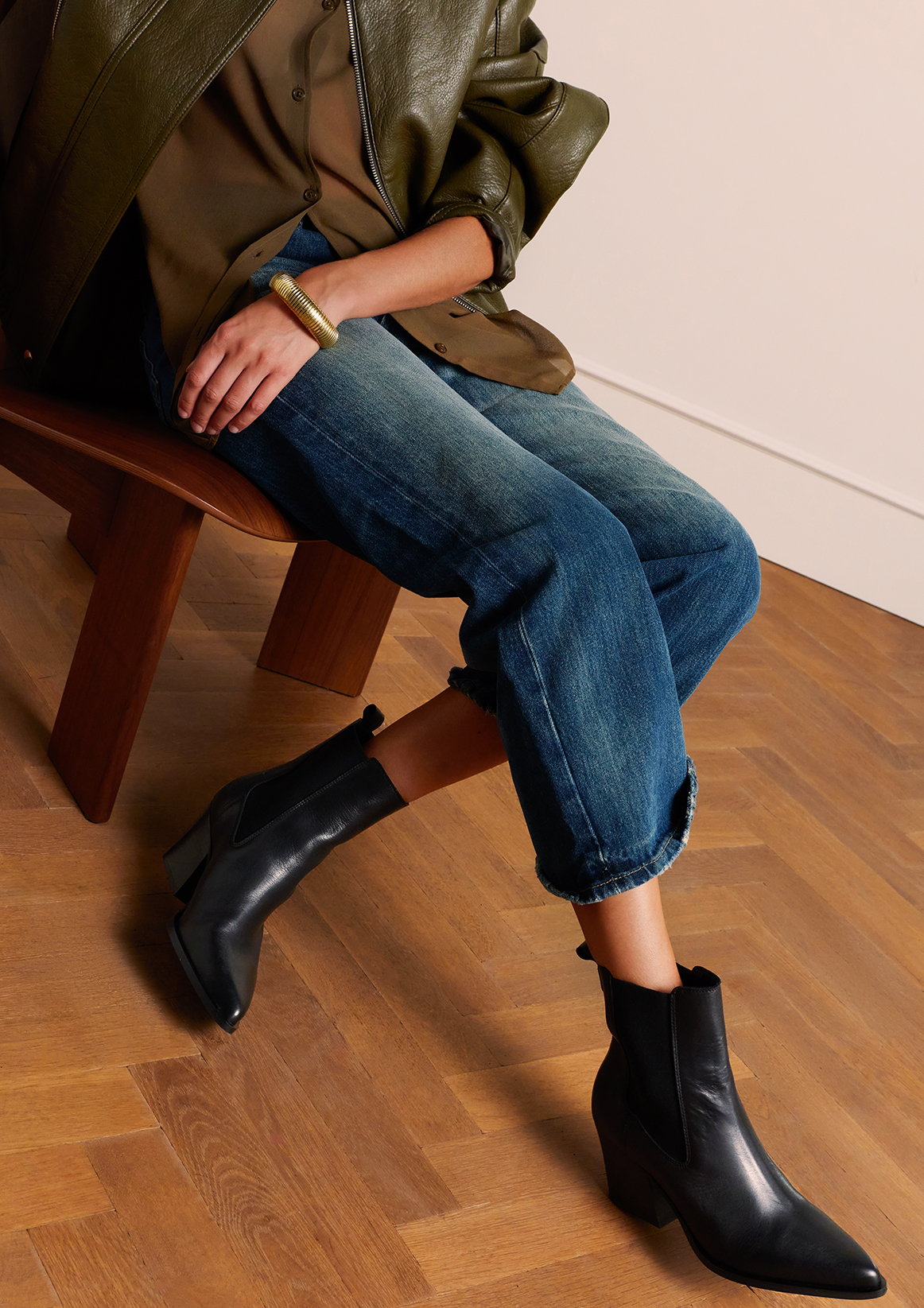 Zwarte leren enkellaarsjes met hak