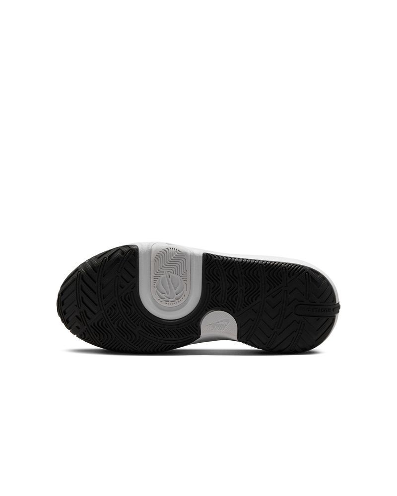 Chaussures de basket Nike Team Hustle D 11 Noir & Blanc pour enfant